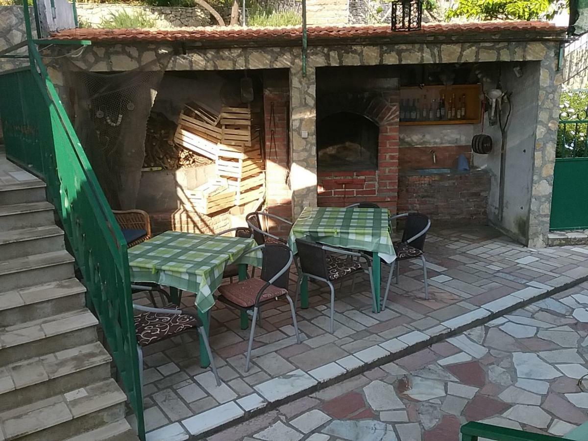 Apartmani Pisac ヴィス エクステリア 写真